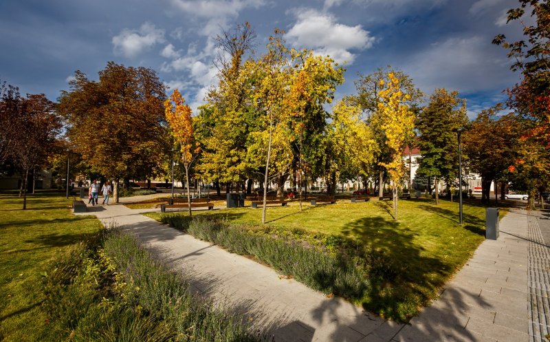 Parcul Ștefan cel Mare îmbrăcat în haine de toamnă