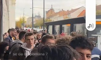 Coadă INCREDIBILĂ pentru șaroma GRATIS la Cluj! Sute de oameni așteaptă la rând