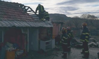 Incendiu într-o localitate din Cluj. Trei barăci, cuprinse de flăcări