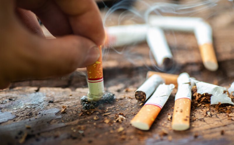 Pneumolog: 90% dintre fumători încep să fumeze înainte de 18 ani/ Fumatul în rândul tinerilor crește probabilitatea utilizării altor droguri