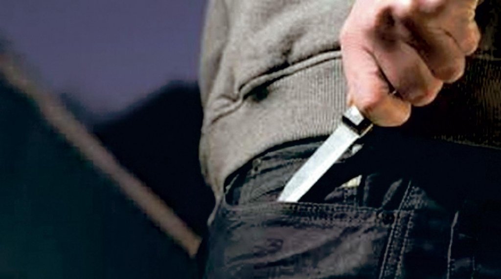 SCANDAL în Mărăști! Doi bărbați au fost înjunghiați pe stradă. Agresorii, încătușați de jandarmi