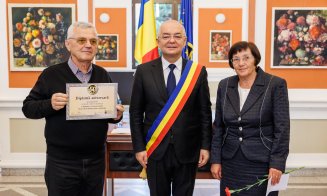 Primarul Clujului a premiat cuplurile care au sărbătorit 50 ani de căsătorie! Au primit diplome, flori, dar și bani