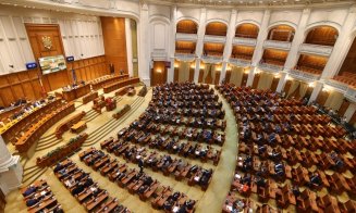 Controversata Lege a Pensiilor, intră azi în dezbatere la Camera Deputaților / Nu e clar de unde vor veni banii pentru majorarea pensiilor