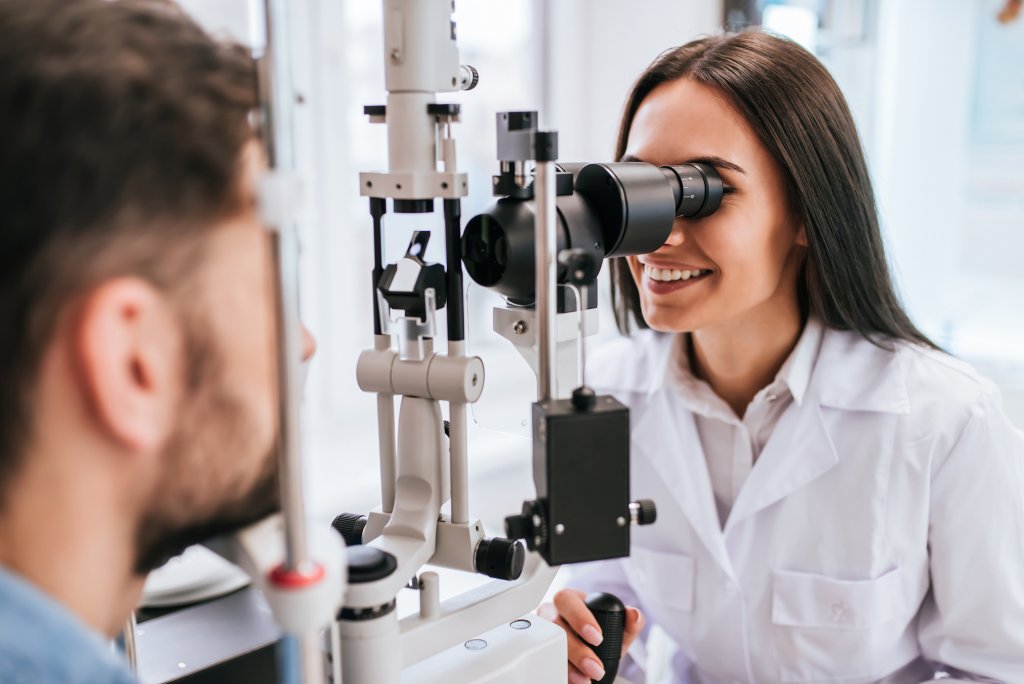 Ce salarii au medicii oftalmologi. Sunt foarte căutați la Cluj