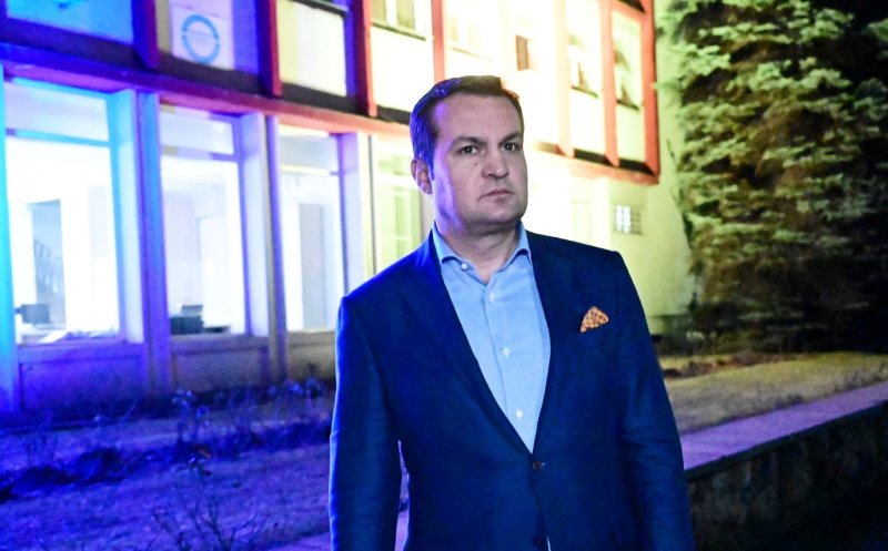 Primarul de Baia mare, condamnat la 5 ani de închisoare, nu este de găsit. Cătălin Cherecheş a fost dat în urmărire generală