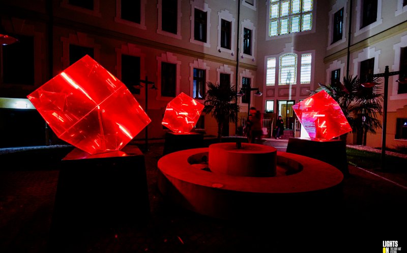 Lights On revine la Cluj-Napoca. Ce instalații de lumină poți vedea