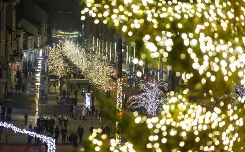 Luminițele de Crăciun pornesc de 1 Decembrie. Cât plătește Primăria Cluj-Napoca pentru decorațiuni