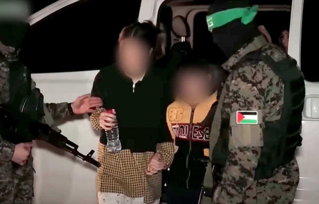 Traumele copiilor răpiţi de Hamas: "Când au ajuns în Gaza i-au bătut civilii. De câte ori plângea un copil, îl ameninţau cu arma ca să tacă"