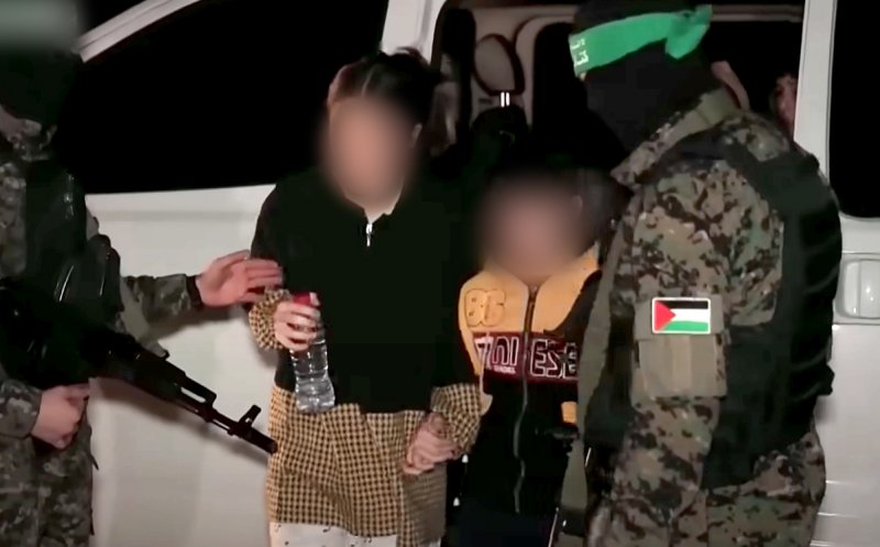 Traumele copiilor răpiţi de Hamas: "Când au ajuns în Gaza i-au bătut civilii. De câte ori plângea un copil, îl ameninţau cu arma ca să tacă"