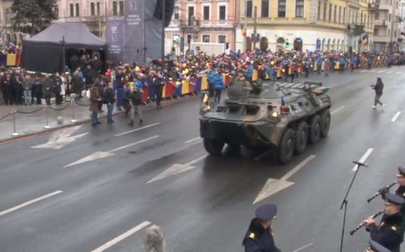 Ziua Națională a României sărbătorită la Cluj-Napoca. A început parada militară