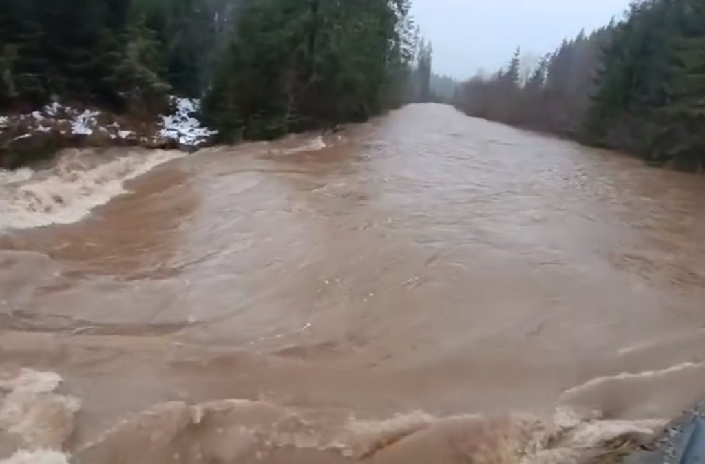 Pericol de inundații pe râurile din Cluj! Iată zonele afectate
