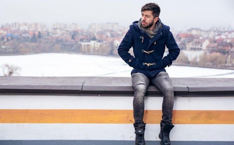 Mircea Bravo, implicat într-un accident de circulație. A intrat cu mașina într-un stâlp / În mașină se afla și Tanti Lenuța