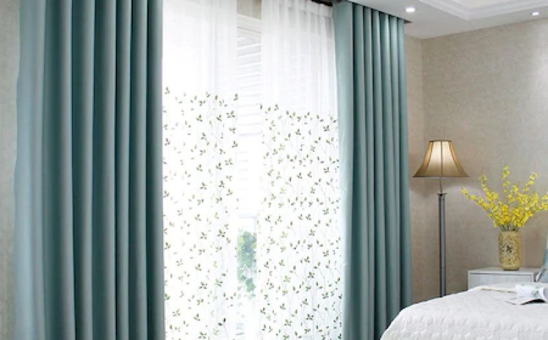 Accesorii moderne pentru casă: de la draperii la tablouri