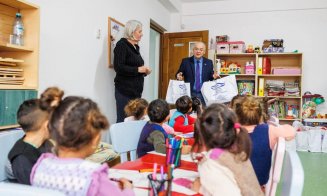 Moș Nicolae i-a vizitat pe copiii din centrele de zi din Cluj-Napoca. Boc: "Dacă puteți face un bine, să îl faceți!"
