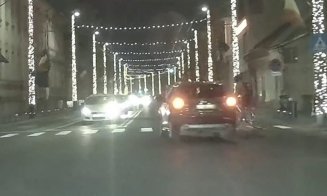 La un pas de o TRAGEDIE, în centrul Clujului. A trecut pe roșu, cu viteză și era să lovească un biciclist