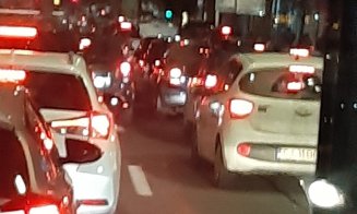 Trafic bară la bară în Cluj-Napoca: ”Evitați Dragalina!”,  ”Evitați Horea!”,  ”Evitați 7 străzi!”, ”Evitați Clujul!” / ”Până când?”