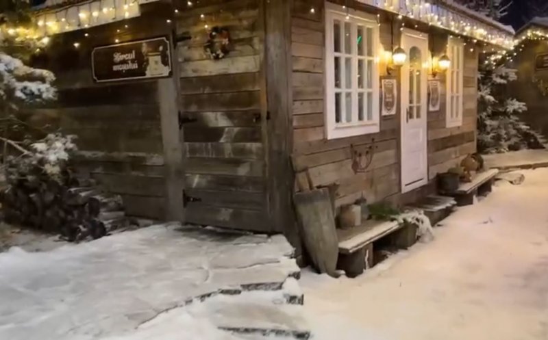 Satul din România în care îl găsești pe Moș Crăciun. E la fel ca cel din Laponia, cu Căsuța Spiridușilor, Poșta, Atelierul de Jucării și Casa Moșului