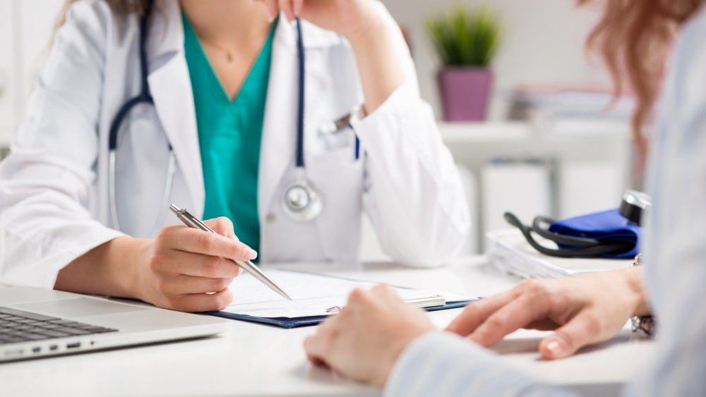 Nu e bine! 15% dintre românii expuși riscului de sărăcie nu au putut primi servicii medicale în 2022
