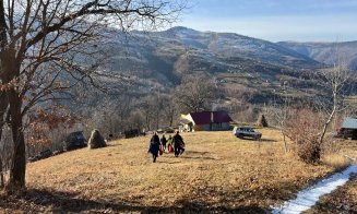 Moș Crăciun a ajuns deja în Apuseni. 180 de familii nevoiașe s-au bucurat de cadourile pregătite de CERT Transilvania