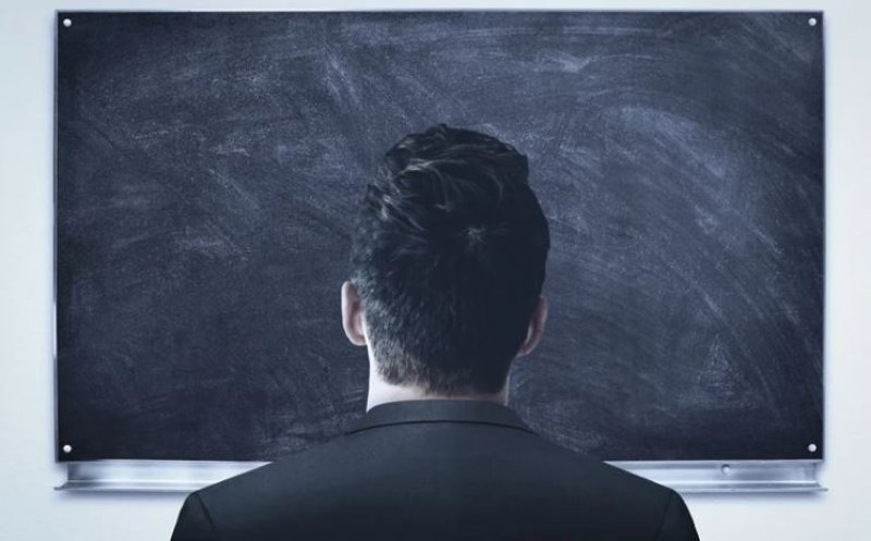 Salariile profesorilor NU vor crește de la 1 ianuarie 2024 cu 13%/ UPDATE: A reapărut vechea variantă de "promisiuni"