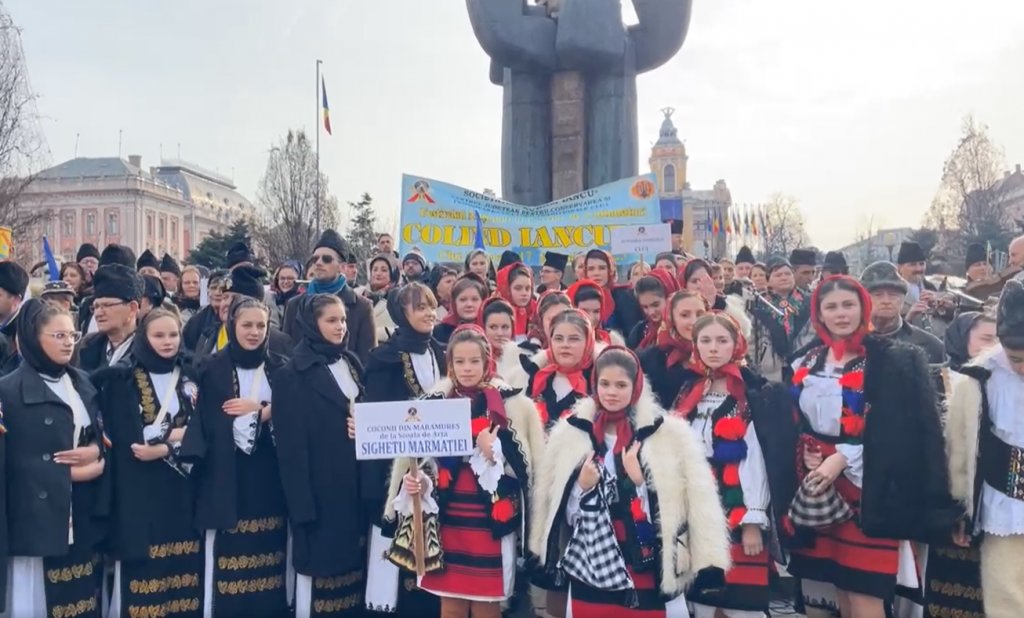SUPERB! Sute de colindători au luat cu asalt centrul Clujului
