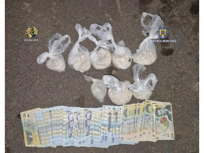 Clujean prins în timp ce vindea droguri. A cumpărat substanțe interzise din străinătate pentru a le comercializa în județ