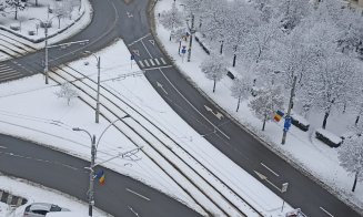 A-nceput de ieri să cadă câte-un fulg, apoi a nins ca-n povești la Cluj-Napoca