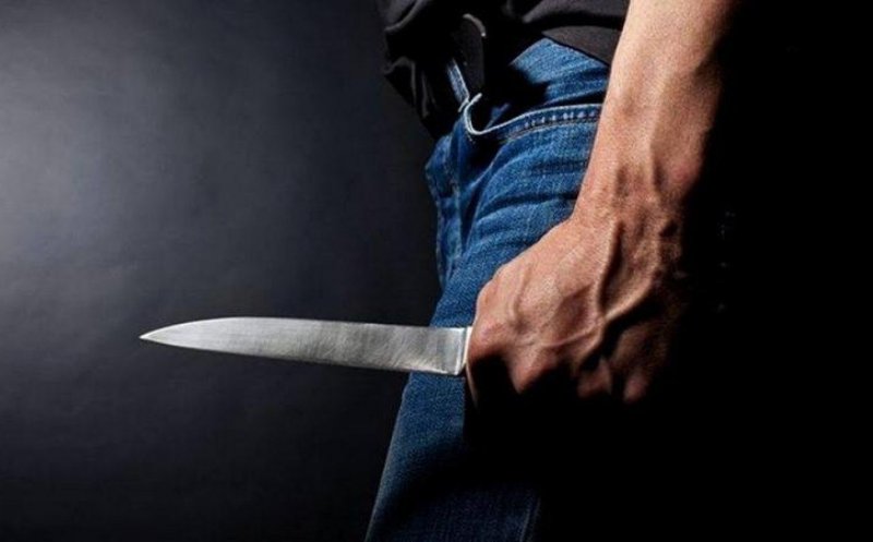 Ceartă la cuţite în judeţul Cluj: Tânăr rănit + cercetare penală cu arest pentru 30 de zile pentru cuţitar
