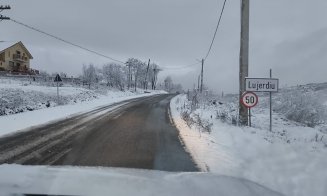 852 de tone de material antiderapant pe şoselele Clujului în 24 de ore