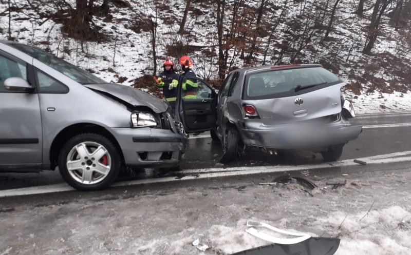 ACCIDENT la Bologa între 2 maşini. 6 persoane, consultate de echipajul SMURD