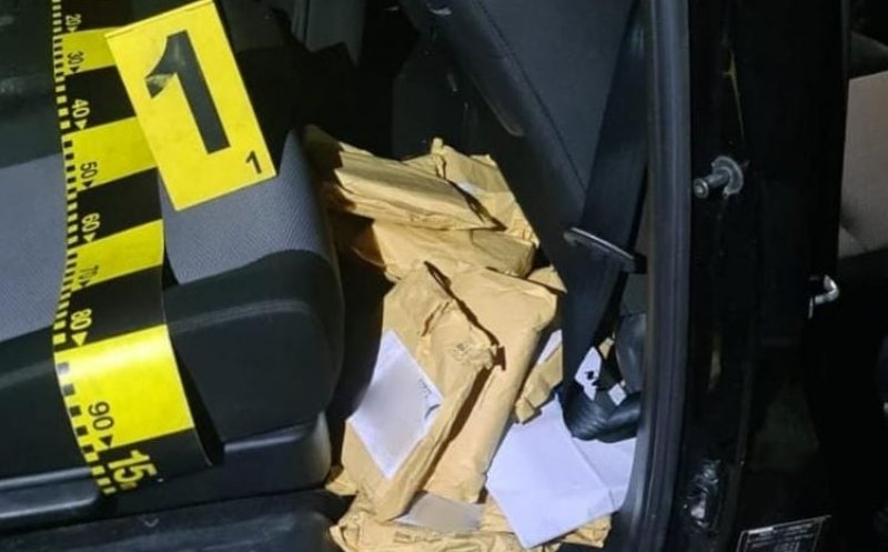Polițiștii clujeni au reținut un bărbat care fura bani din conturi și cumpăra telefoane. Cât e prejudiciul
