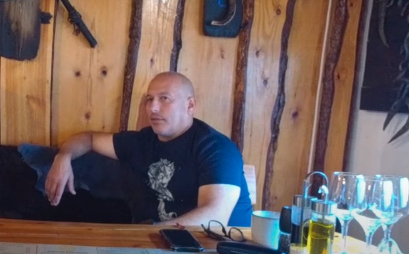 Cine este patronul de la „Ferma Dacilor”. Persoanele dispărute la incendiu vor fi căutate și pe timpul nopții