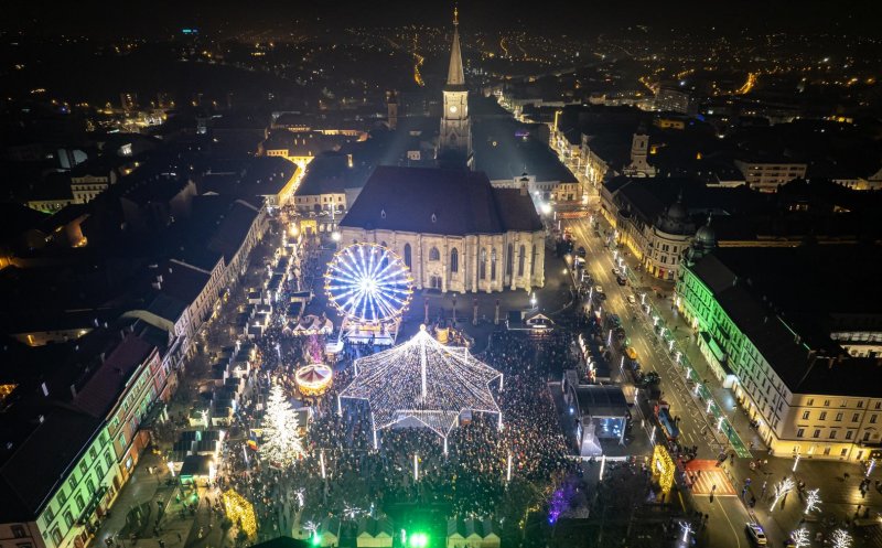 Revelion 2024 la Cluj-Napoca: concerte, spectacol de artificii, șampanie și atmosferă de sărbătoare în Piața Unirii