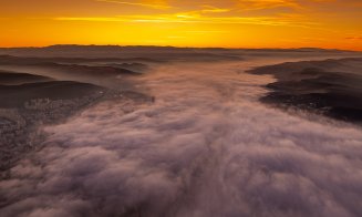 Fotografii SPECTACULOASE din dronă cu Clujul învăluit în ceață