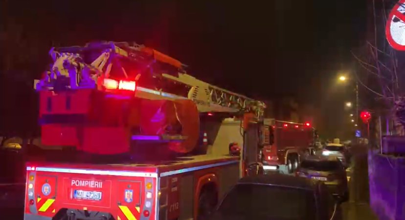 INCENDIU puternic la un apartament din Cluj-Napoca! Un bărbat se află în stare de inconștiență
