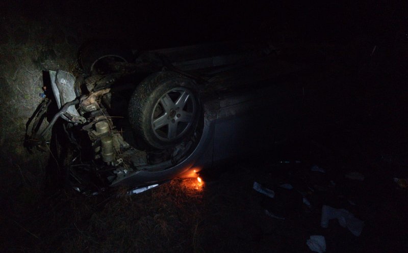 Mașină răsurnată chiar în noaptea de Revelion în apropiere de Cluj