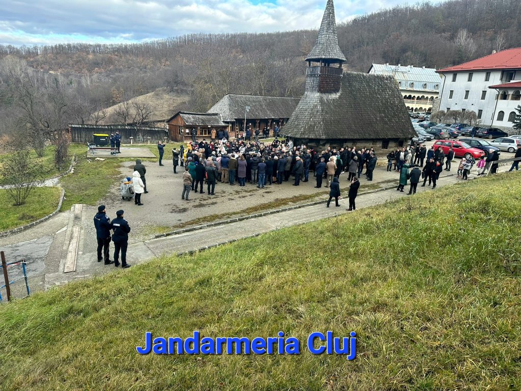 Jandarmii asigură măsurile de ordine publică de Bobotează în zona lăcașurilor de cult din Cluj