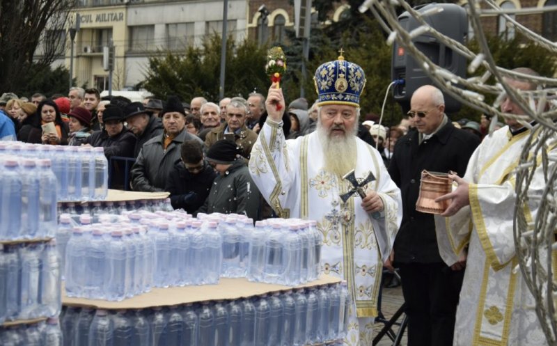 Boboteaza 2024. La Catedrala Mitropolitană vor fi împărțite 20.000 de sticle cu apă sfințită