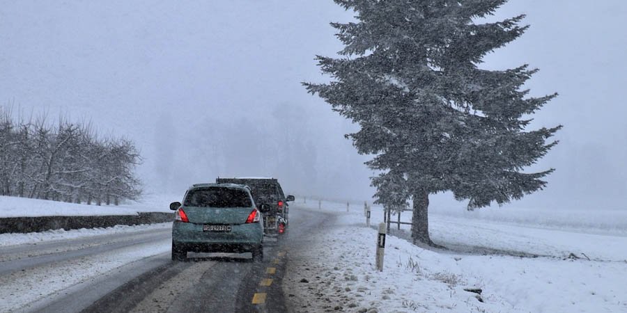 Ciclonul polar a ajuns în România! Mai multe județe, sub COD GALBEN de ninsori și viscol/ Unde se circulă în condiții de iarnă