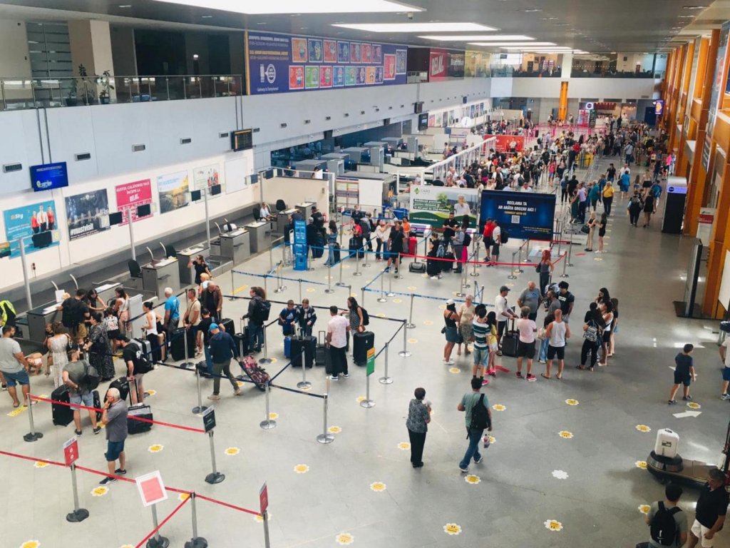 Ianuarie: „Black Friday-ul” călătoriilor cu avionul. Unde poți zbura de la Cluj-Napoca pentru mai puțin de 30 euro