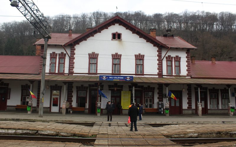 Circulaţie feroviară perturbată în staţia CF Dej Călători de pe raza regionalei Cluj, după ruperea unui pantograf
