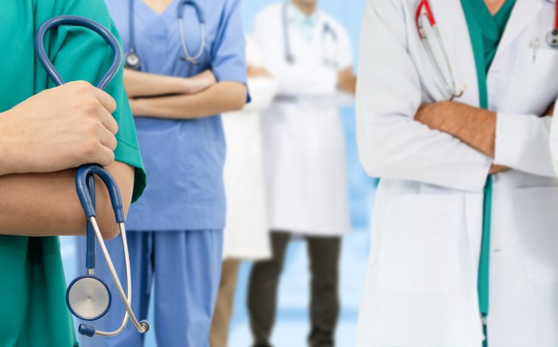 Rafila îi trimite pe medicii de familie să negocieze cu CNAS: "Doar declaraţii fără discuţii, fără negociere... Să discutăm în mod serios"
