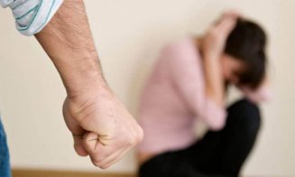 Femeie din Cluj, bătută fără milă de fostul ei soț. Bărbatul s-a ales cu dosar penal
