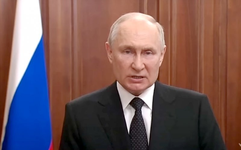 Putin atacă Ucraina și cu vorbe: „Idioţilor, totul s-ar fi încheiat cu mult timp în urmă!”