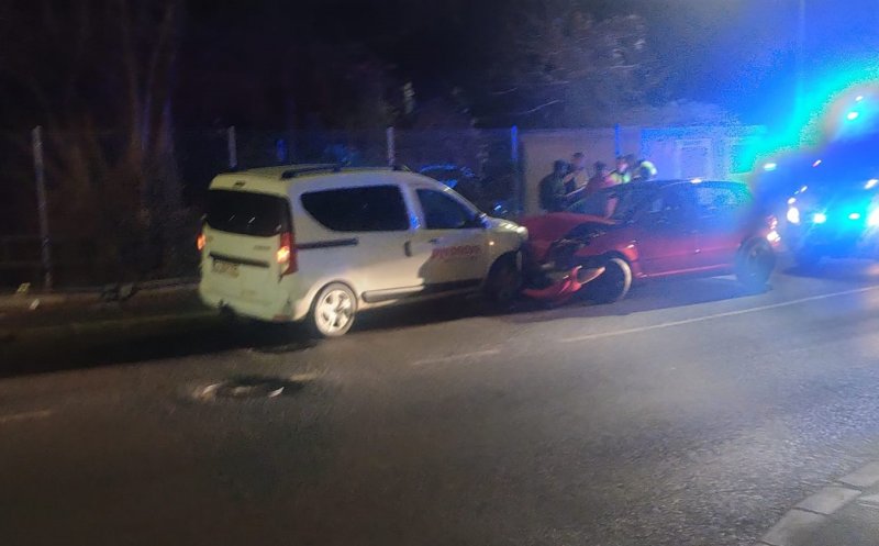 ACCIDENT între două mașini, în Cluj! Un șofer indian a intrat pe contrasens / O minoră a fost rănită