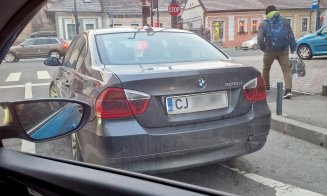 RUPE-ŢI PERMISUL, etapa cu BMW-ul parcat în faţa semaforului, pe banda de circulaţie