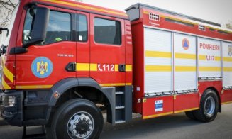 Incendiu la o casă dintr-o localitate clujeană. Pompierii au intervenit în forță