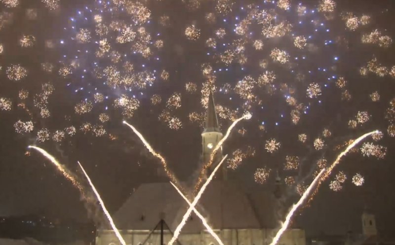 Mica Unire: Foc spectaculos de artificii pe cerul Clujului