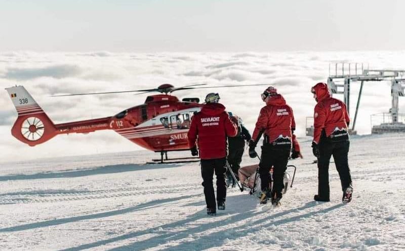 Trei olandezi au fost surprinși de o avalanșă în România. Unul dintre ei, găsit mort sub zăpadă