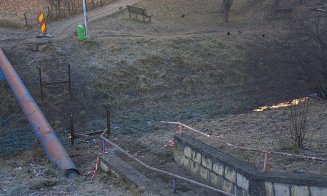 "Pe aici, nu se trece!" / Lucrări la un podeţ din Mănăştur dinspre Minerva, spre Mehedinţi